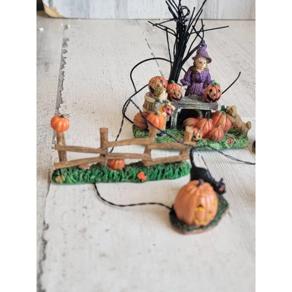 Halloween witch pumpkin skull AS IS village accessories‎ set